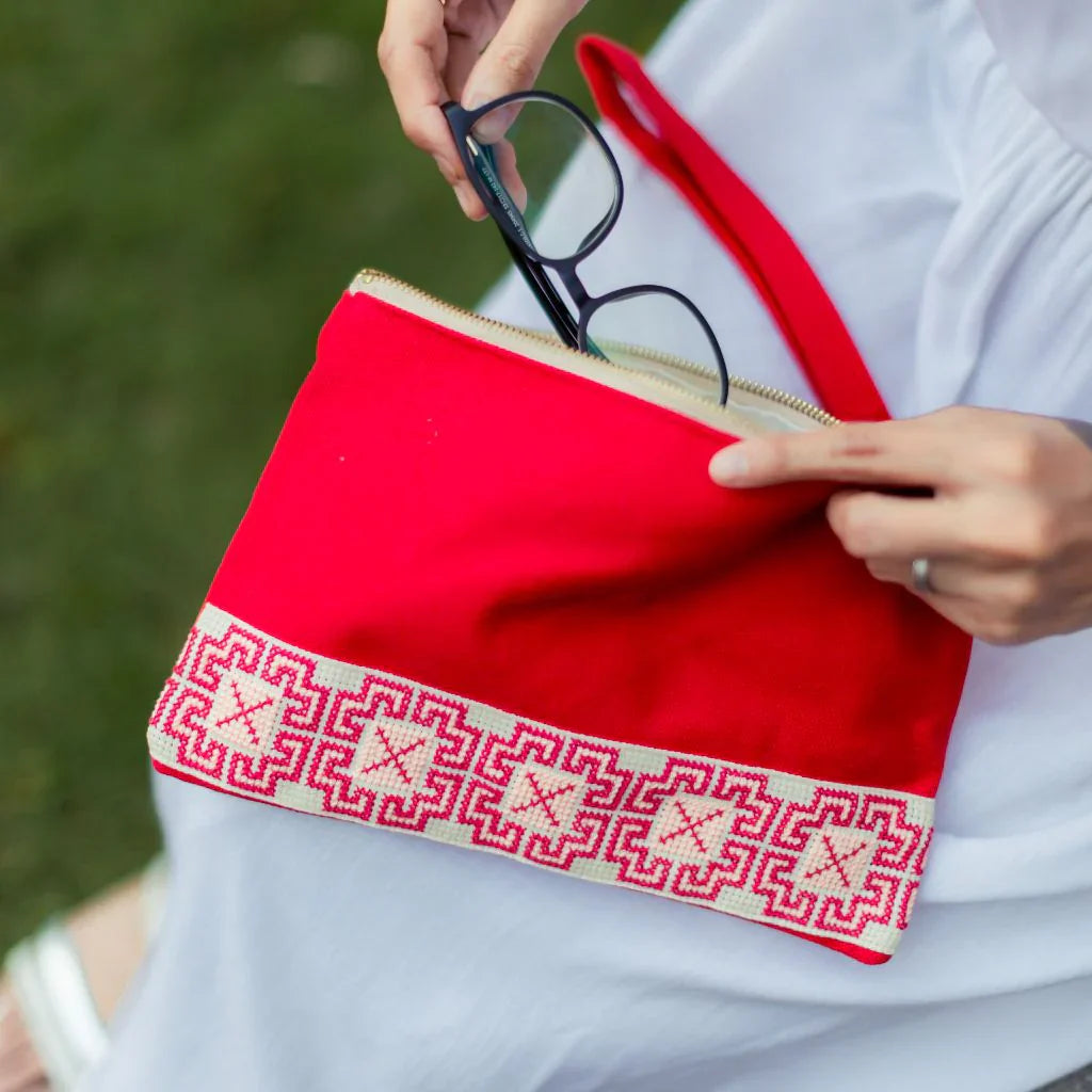 Hand-Made Embroidery Tatreez Pouch - Red